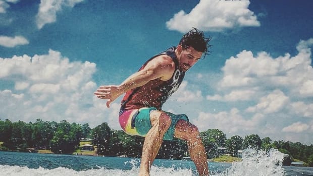 Jake Owen shares his passion for the water through Discover Boating.