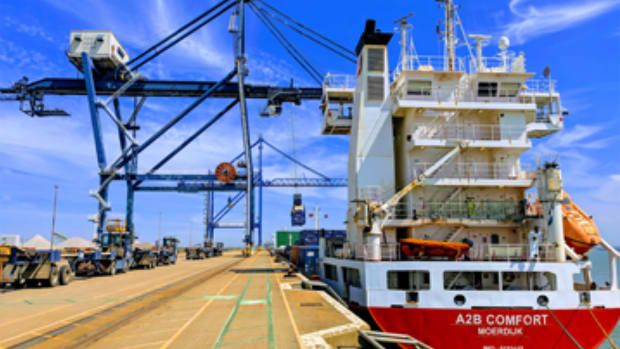 1_US_UK_Retaliatory tariffs_London shipping port