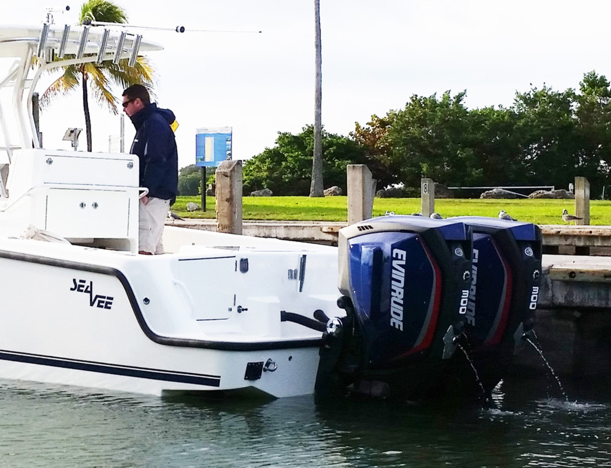 Sea Vee and other boatbuilders have welcomed Evinrude E-TEC G2 engines as power options.