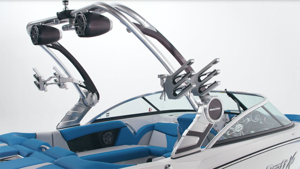 New features on MasterCraft’s 2017 models include customizable new ZFT7 Power Tower.