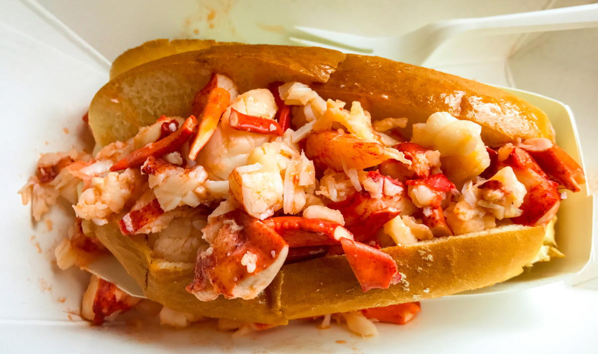 Our 2017 tour inspiration, the lobster roll. Yes, please!