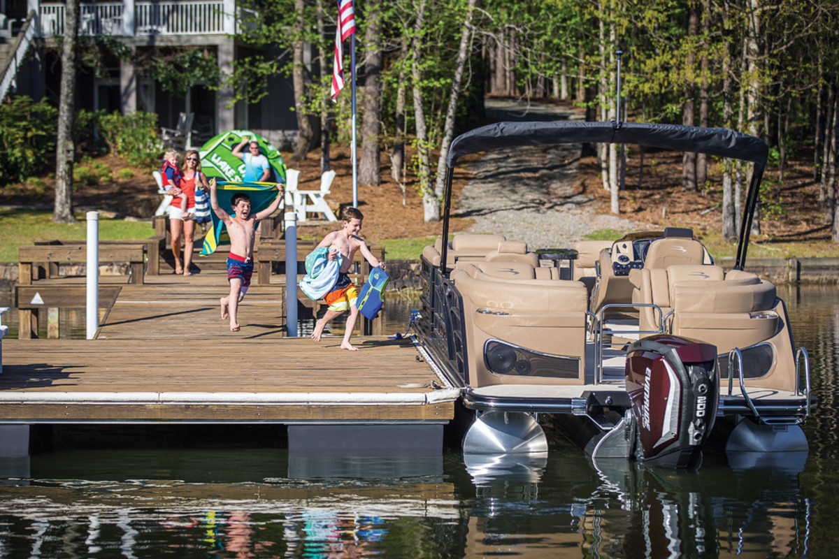 Pontoon devotees say there’s no better way to get the whole family out on the water for a day of fun.