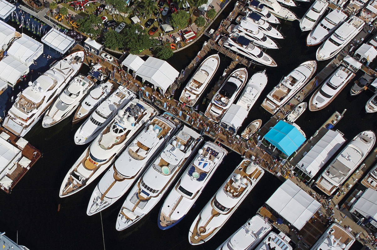 A new agreement will keep the Fort Lauderdale International Boat Show at the Bahia Mar Resort and Marina.