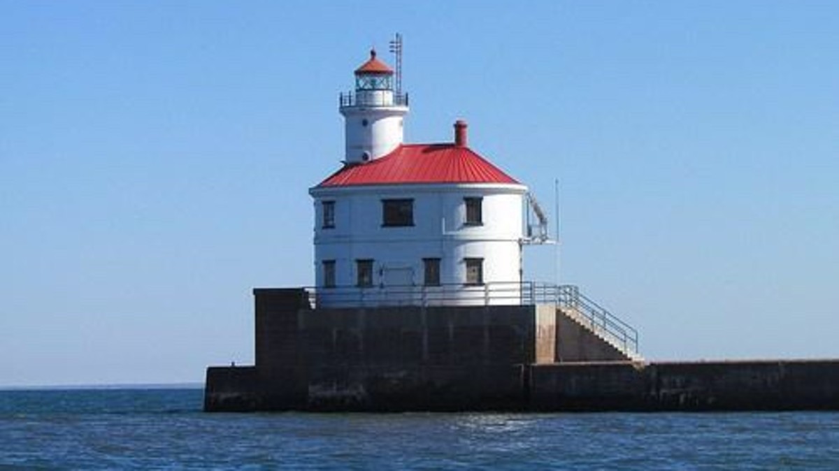 Superior Entry lighthouse
