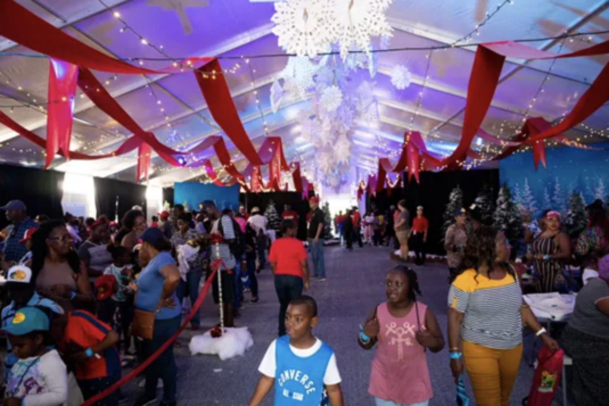 Santa’s Wonderland in Freeport included a tent decorated for the holidays and snow for the children. Photo courtesy of Convoy of Hope