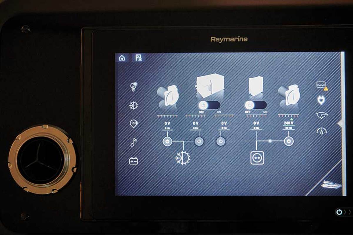 Parterning with Scheiber, Groupe Beneteau has developed an in-house, digital-switching interface. 