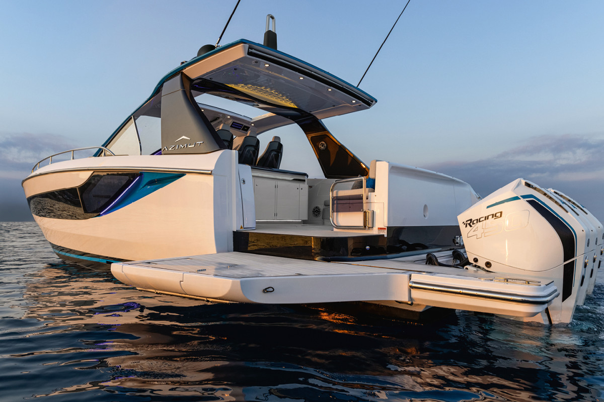 The Verve 42 is the third model in Azimut’s series of outboard dayboats.