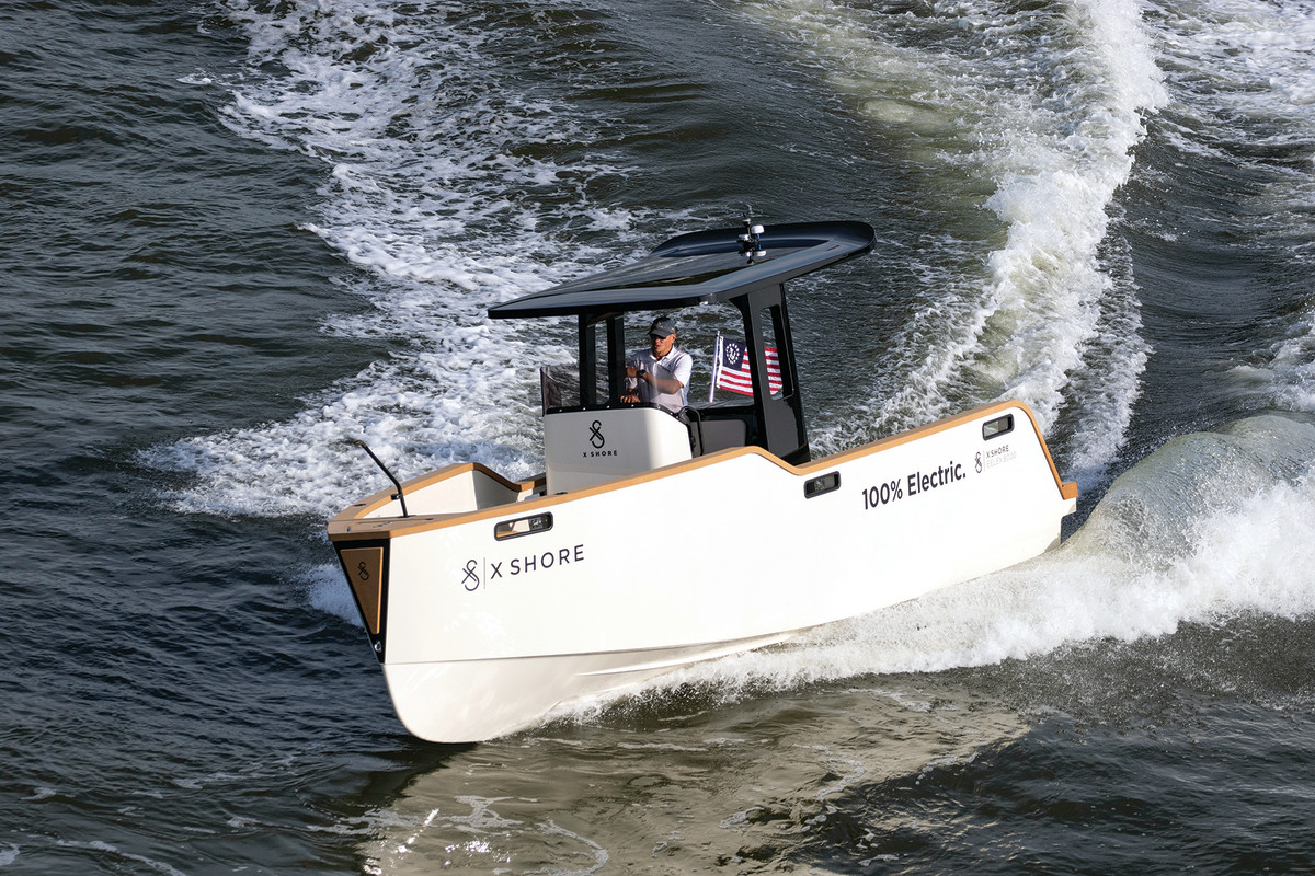 X Shore’s Eelex 8000 has a 225-kW electric motor and twin lithium-ion batteries that charge in five to eight hours, or less than two hours with a supercharger.