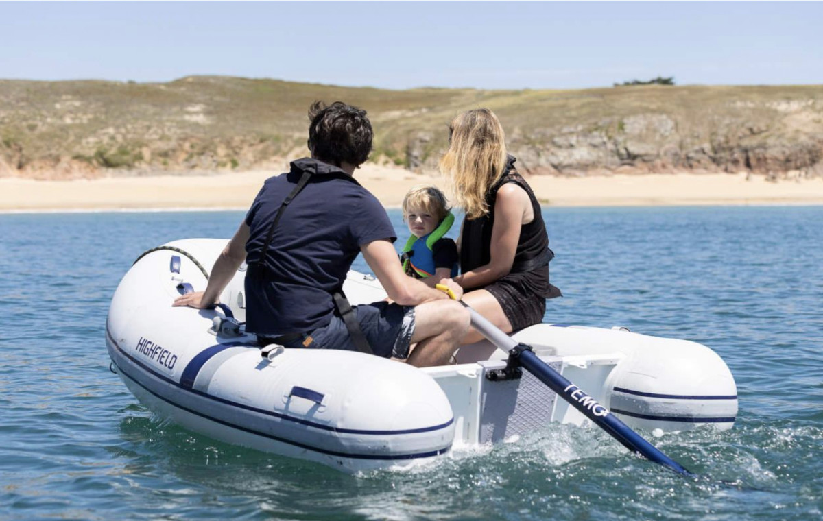 Designed for dinghies and other small boats, the TEMO.450 retails for around $1,700.